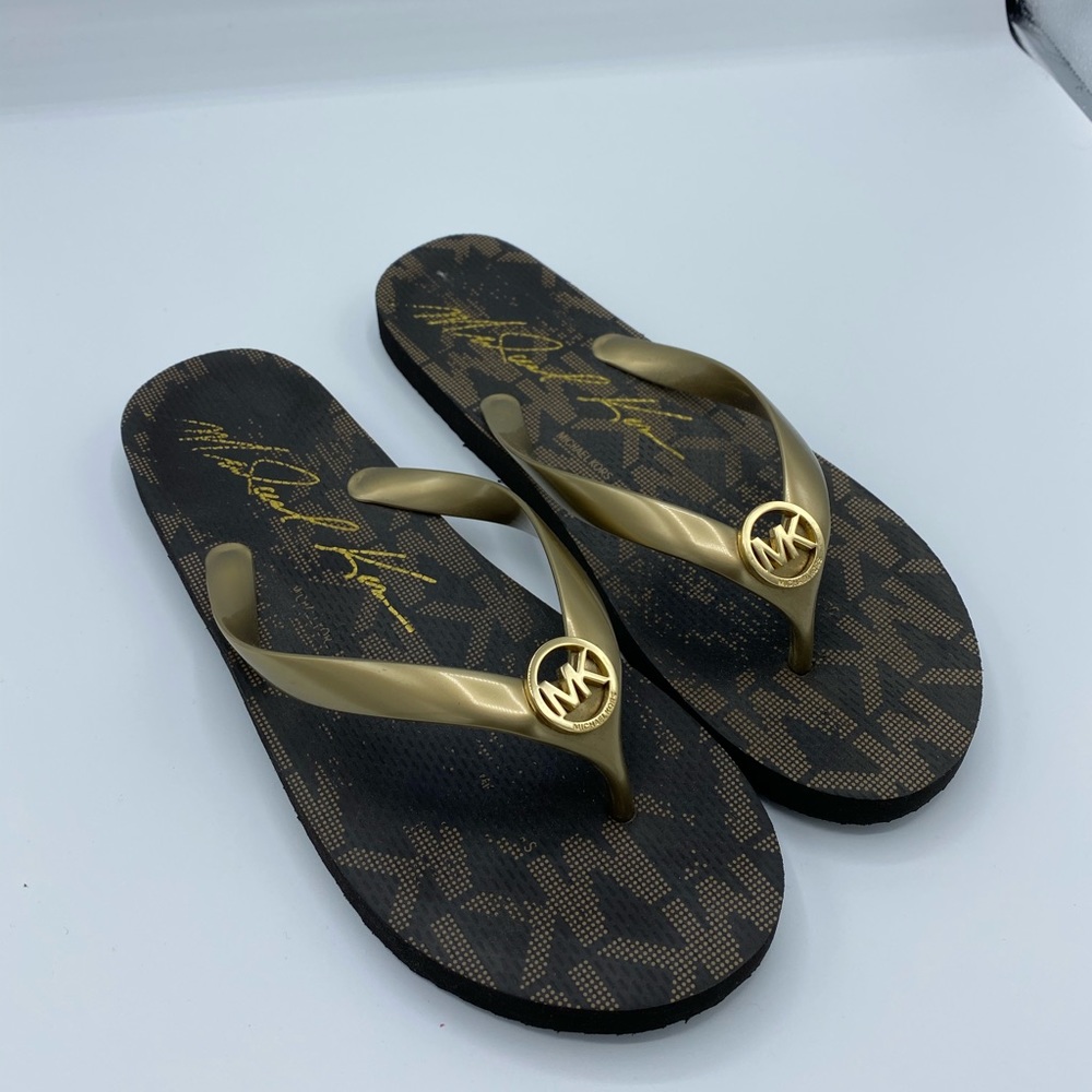 Micheal Kors flip flops